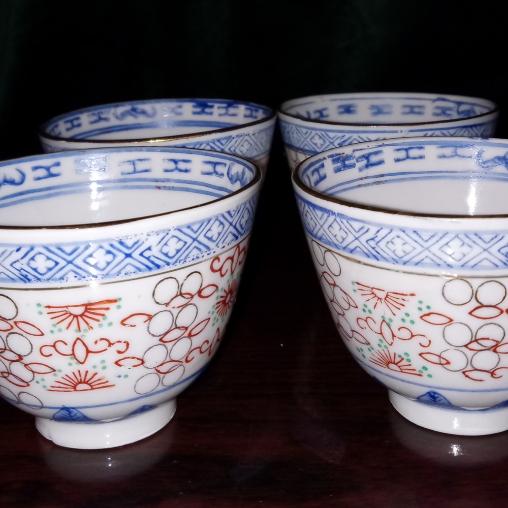 Elegant Blue and White Patterned Serveware Set